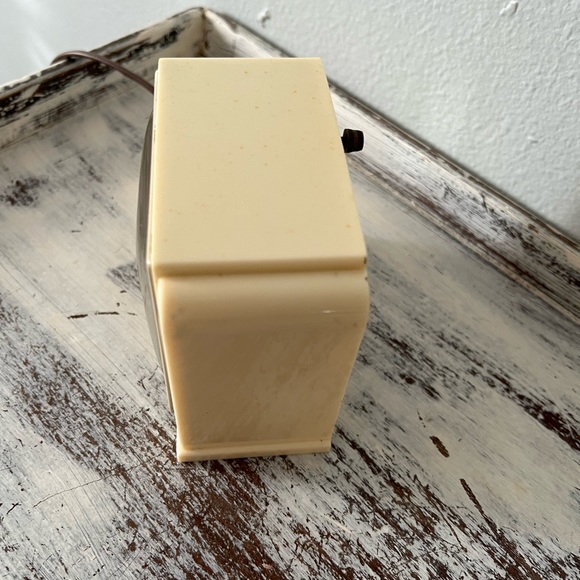 Vintage Bakelite? Telechron MCM Deco Electric Alarm Clock Powers On Alarm Works - Picture 5 of 9